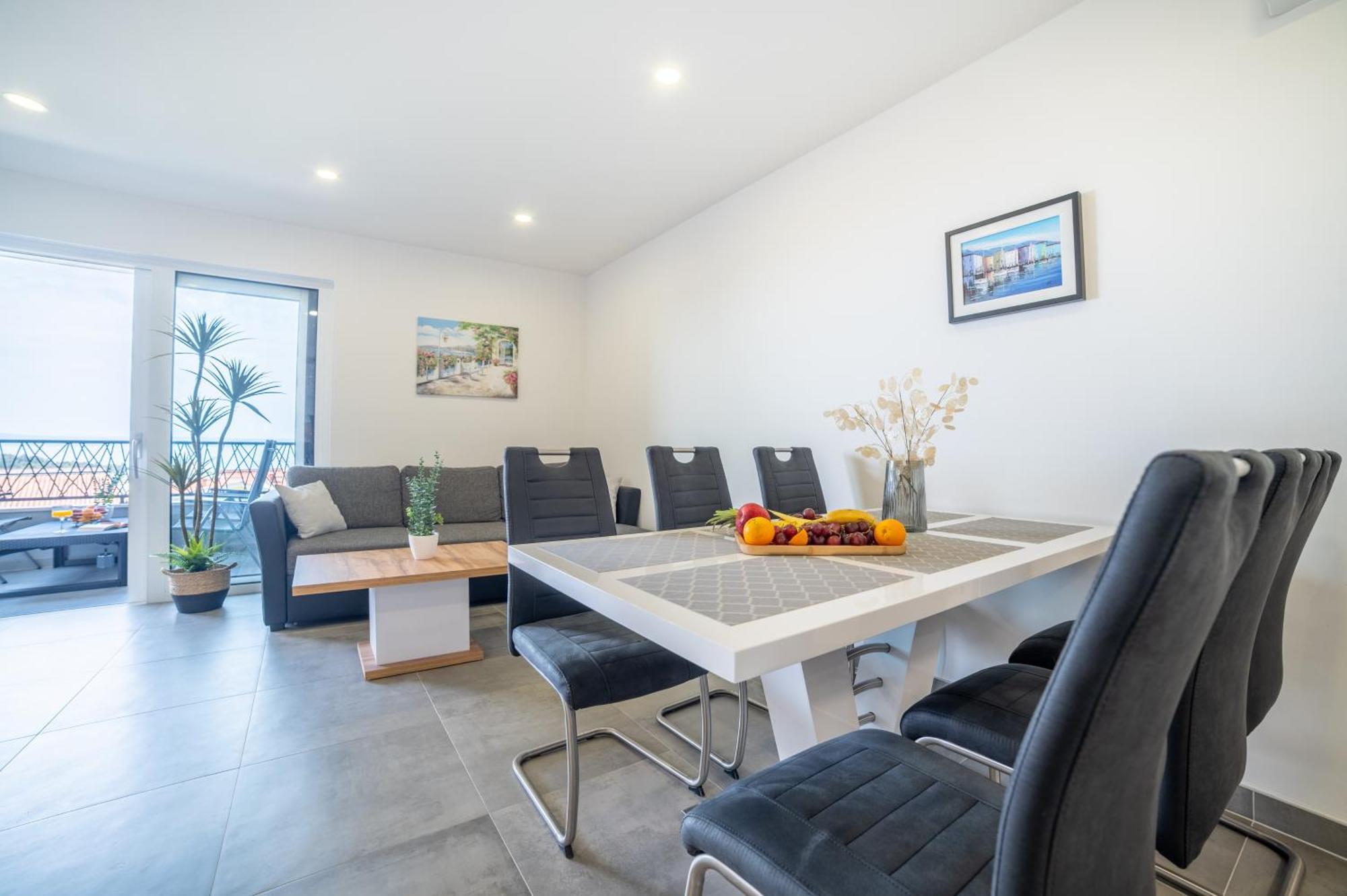 Luxury Karigo 5 * Makarska
